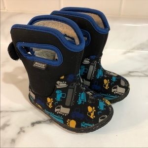 Bogs boots size 4 toddler. Great used condition